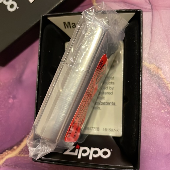 Authentic Supreme Limited Edition Swarovski Zippo metal lighter - Picture 6 of 10